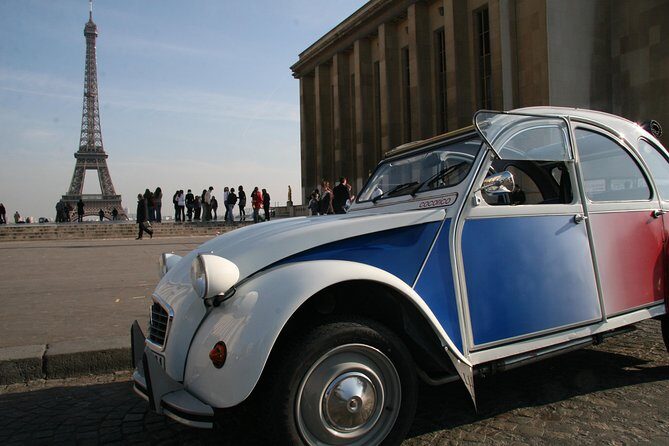 Half day trip in Paris in a vintage and convertible car with a Parisian - Comfort, Visibility, and the Old-Car Trade-Off
