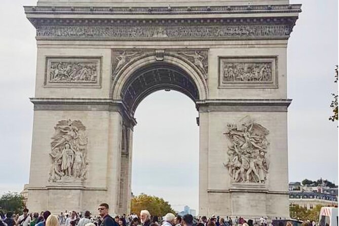 Half Day Walking Tour to Over 30 of the Top Sights of Paris - Painter square energy: Place du Tertre and Le Bateau-Lavoir