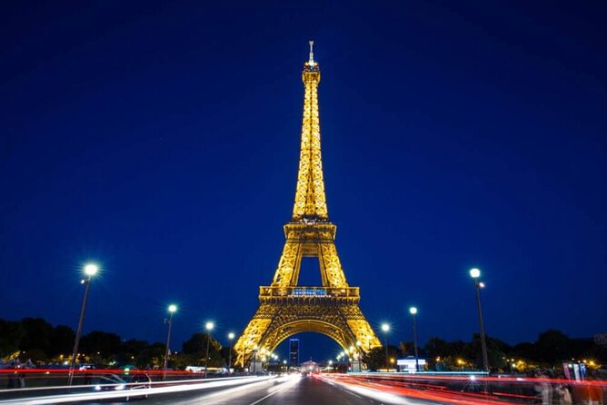 Half Day Walking Tour to Over 30 of the Top Sights of Paris - Montmartre start: Sacré-Cœur inside, then the old streets