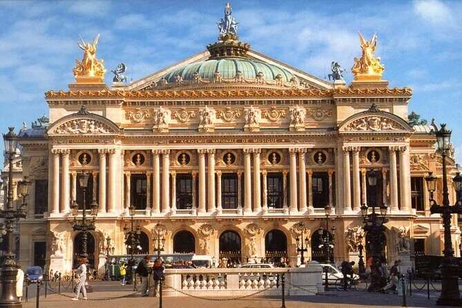 Heart of Bohemia Tour / duration 2H - from 1 to 6 passengers - Stop-by-Stop: Arc de Triomphe and the Champs-Élysées Angle