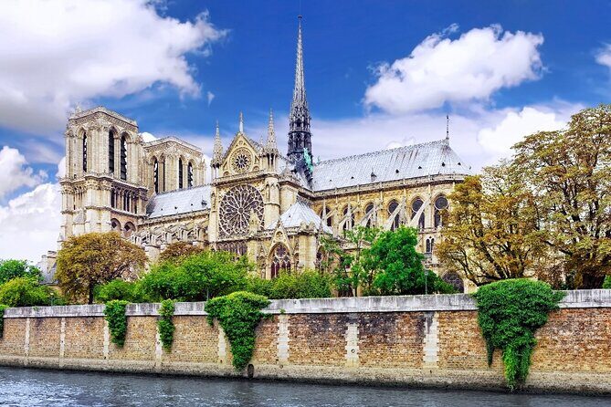 Historic Heart of Paris: Île de la Cité Walking Tour - Pont Louis-Philippe: the Seine view that makes the island click