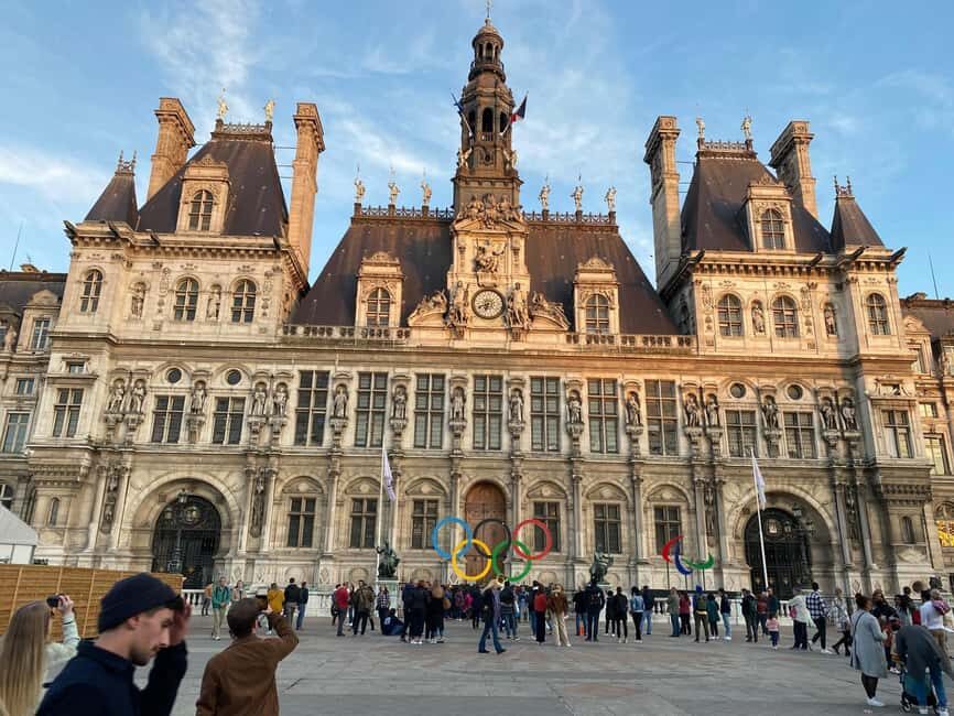Hop On Paris: City Highlights Tour in a comfortable Minivan - Eiffel Tower Stop: More Than a Photo, Less Than a Full Ticket Day