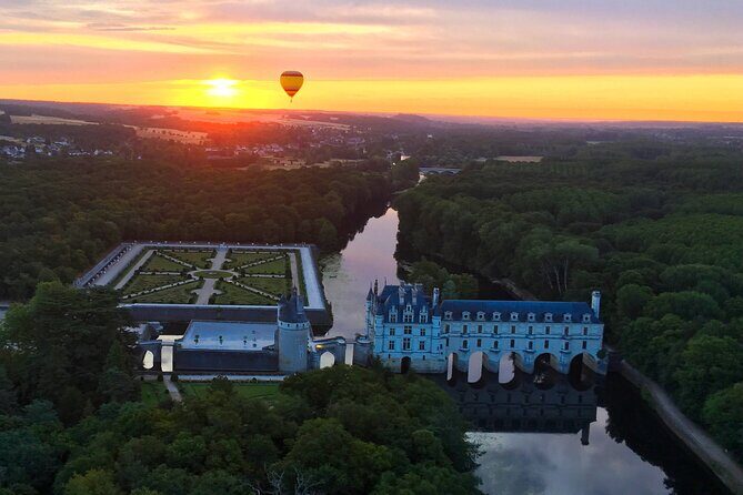 Hot air ballooning: Chambord, Blois, Chenonceau, Cheverny or Chaumont - The Hour Above the Treetops: What Flight Feels Like