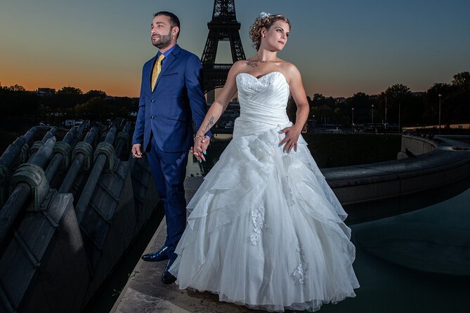 Iconic Portraits in an Exclusive Photoshoot at the Eiffel Tower - Stop 1 at Place du Trocadéro: portraits with Eiffel Tower scale