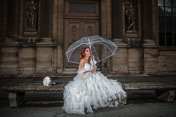 Iconic Portraits in an Exclusive Photoshoot at the Eiffel Tower - Pont de Bir-Hakeim: the Eiffel framed by modern structure