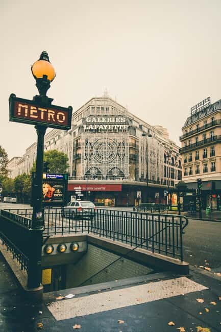 Île de la Cité: A Private Tour of Paris' Most Famous Monuments - Notre-Dame Cathedral: what the guided visit helps you notice