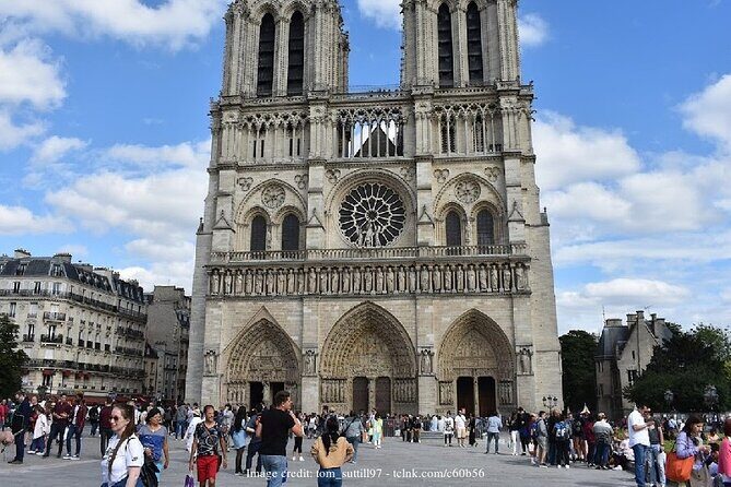 Île de la Cité Private 2h Tour with Latin Quarter & Seine River - Price and value: is $195 per person worth it?