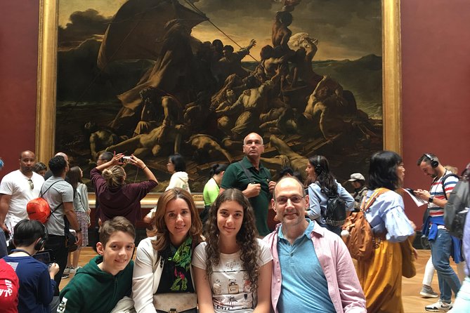 Kid Friendly Private Paris Louvre Tour with Tickets - Stop at the Louvre: how the 2-hour plan stays family-friendly