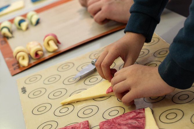 Kids in the Kitchen - CrOisSaNtS - Laminated dough practice: pâte feuilletée levée in real terms