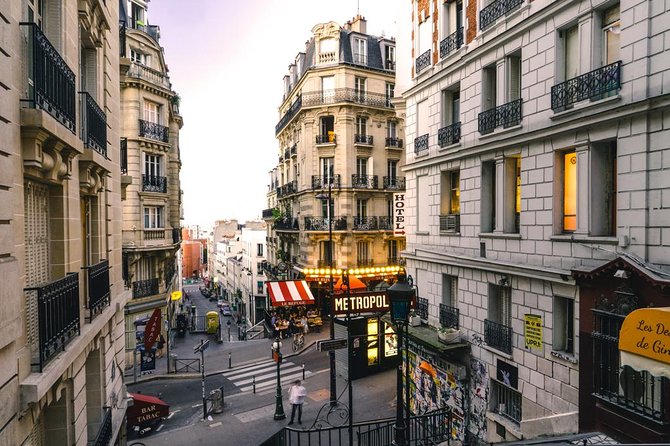 Kids/teens escape game in Montmartre - Montmartre streets as the learning classroom