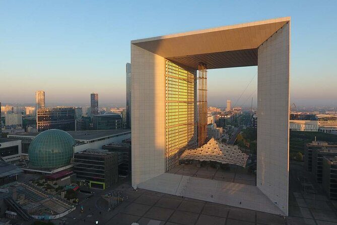La Defense Private Transfer to Airport or Central Paris - Hotel lobby pickup in La Défense: how the start actually works