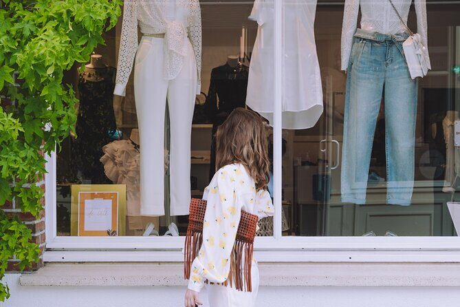 La Vallee Village Shopping Outlet by Luxury Transport from Paris - From Pullman Paris Centre - Bercy to the outlet: logistics that save your day