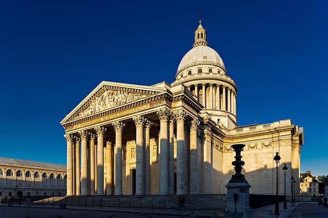 Latin Quarter Paris Guided Walking Tour Semi-Private 12ppl Max - Meeting on the Seine: Île de la Cité, Lutetia, and first Notre-Dame glimpses