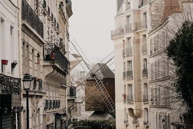 Le Grand Tour Half Day Private Walking Tour All the Main Sites - Café des Deux Moulins and Amélie: Film Locations Done the Walk-Friendly Way