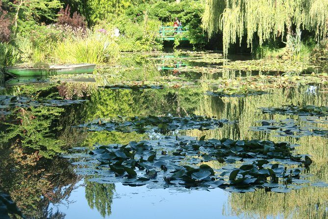 Le Havre Shore Excursion: Private Tour of Giverny, Rouen and Honfleur - First stop: the drive from Le Havre to Monet country