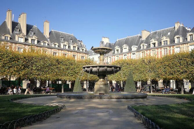 Le Marais Guided Tour and Discover Paris's Trendiest Areas - Meeting at Hôtel de Ville: the neo-Renaissance start that sets the tone