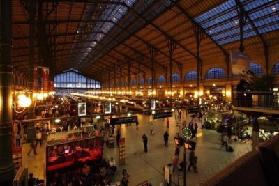 Le Marais Paris Private Transfers - Hotel de Sully courtyard: where Henry IV’s France still shows