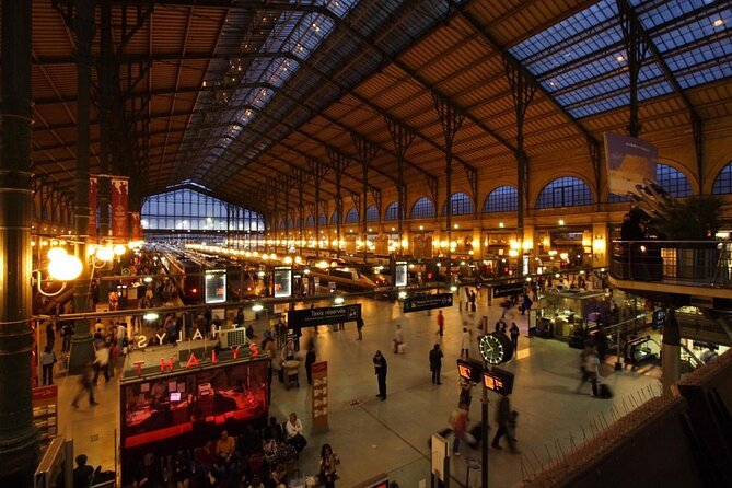 Le Marais Paris Private Transfers - Hotel de Sully courtyard: where Henry IV’s France still shows