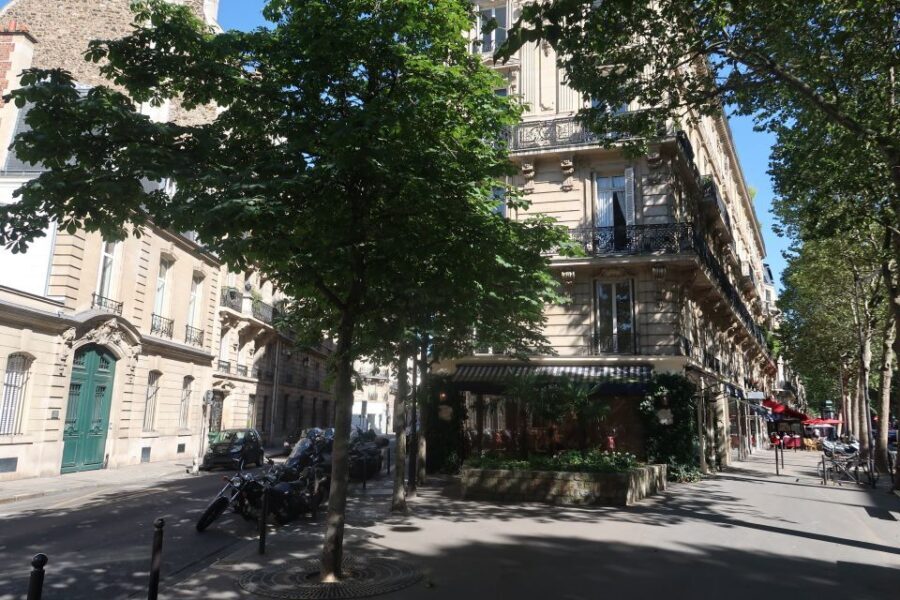 Lifestyle Tour of Saint-Germain-des-Prés - Key highlights to focus on