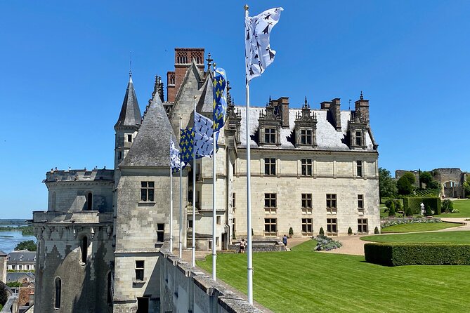 Live Guided Chenonceau, Chambord, Amboise Castles trip from Paris - Château d’Amboise: Gothic-to-Renaissance with the Leonardo thread