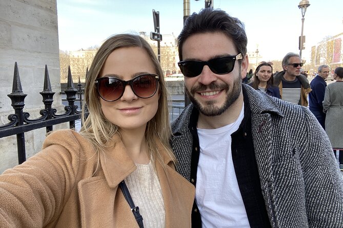 Live, Laugh, Love Along the Seine: Self-Guided Romantic Tour - From the New Louvre Pavilions to Pont des Arts: Look for the Details