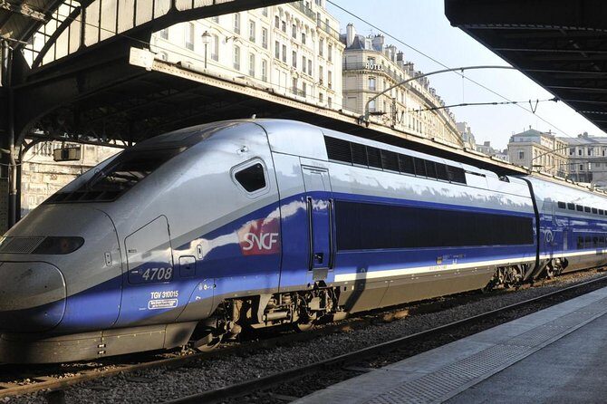Loire Valley 2 Days private tour all inclusive from Paris with train tickets - Day 2: Chenonceau, lunch in Montrichard, then garden festival at Chaumont-sur-Loire