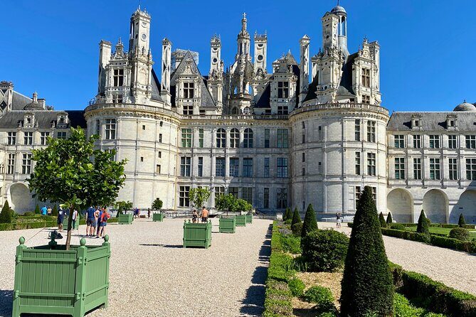 Loire Valley Castles Chenonceau Amboise & Da Vinci Small Group - Plou Et Fils wine tasting: short, friendly, and local