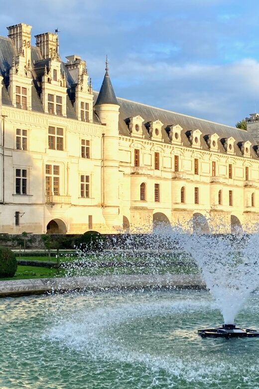 Loire Valley Castles: Chenonceau, Amboise & Da Vinci Trip - A long day from Paris, handled with a small-group rhythm