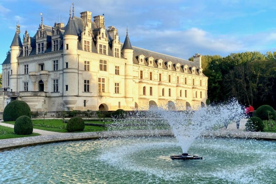 Loire Valley Castles: Chenonceau, Amboise & Da Vinci Trip - Amboise Royal Château: Charles VIII, Gothic-to-Renaissance, and Leonardo’s burial chapel
