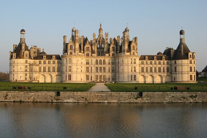 Loire Valley Castles Private Tour From Paris/skip-the-line ticket - 7:30 a.m. hotel pickup: comfort and control