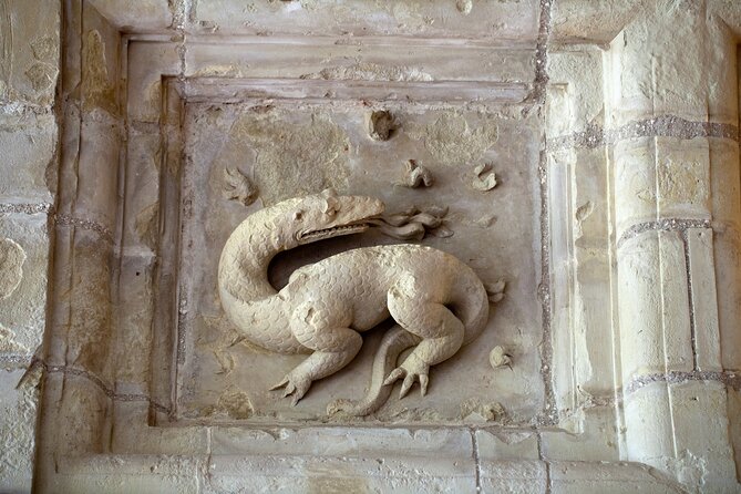 Loire Valley Castles Private Tour From Paris/skip-the-line ticket - Château de Chambord: the double-spiral staircase and Renaissance planning
