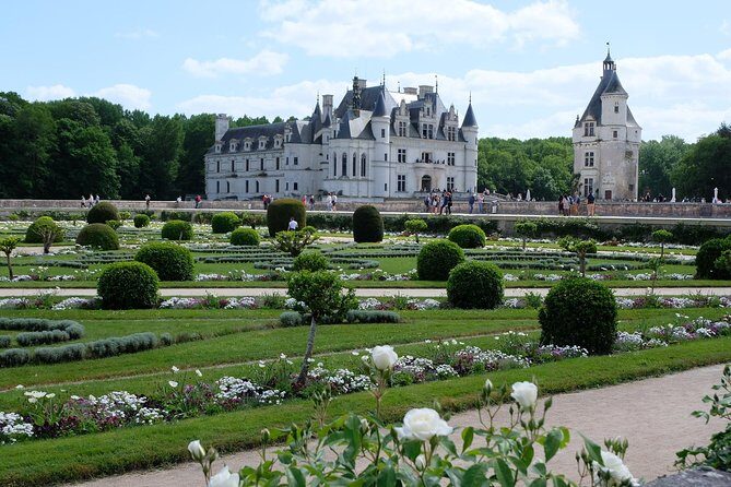 Loire Valley Castles VIP Private Tour: Chambord, Chenonceaux, Amboise - Chambord’s royal scale and the double-helix staircase that people can’t stop talking about