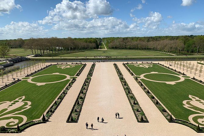 Loire Valley Castles VIP Private Tour: Chambord, Chenonceaux, Amboise - Value check: is $916.67 per person a good deal?