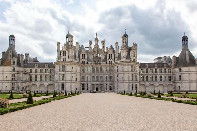 Loire Valley Chateaux from Paris Private Tour - Who should book this private tour