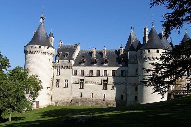 LOIRE VALLEY : Int'l Garden Festival at CHAUMONT + the king castle of CHAMBORD - Chaumont-sur-Loire: the International Garden Festival’s art you can walk through