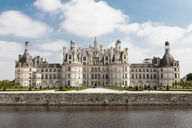 Loire Valley Private Day Trip with Chambord Winery Visit & Lunch - Driving through Touraine, Vouvray, and Montlouis-sur-Loire (and why it matters)