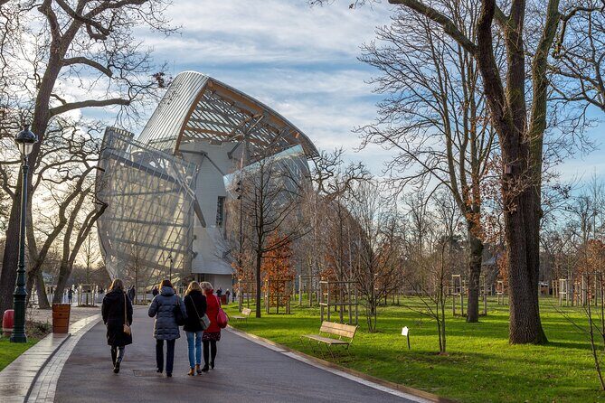 Louis Vuitton Foundation Exterior Walking Tour and Premium Entry - Price and value: when $62.50 makes sense