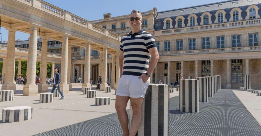 Louvre area photo shoot by Paris photographer - Palais-Royal Photo Stop: The Royal-Paris Contrast