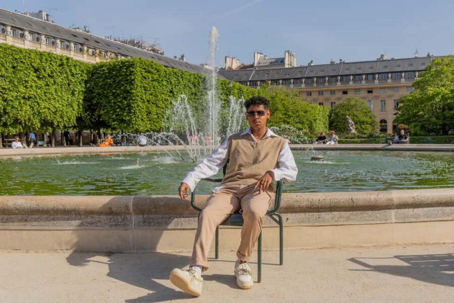 Louvre area photo shoot by Paris photographer - Louvre Pyramid Photo Stop: Getting Iconic Without Losing Your Time