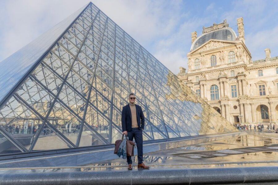 Louvre area photo shoot by Paris photographer - What You Get After: 200+ Original High-Res Photos (No Waiting Months)