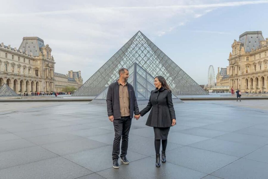 Louvre area photo shoot by Paris photographer - Should You Book It? My Practical Take