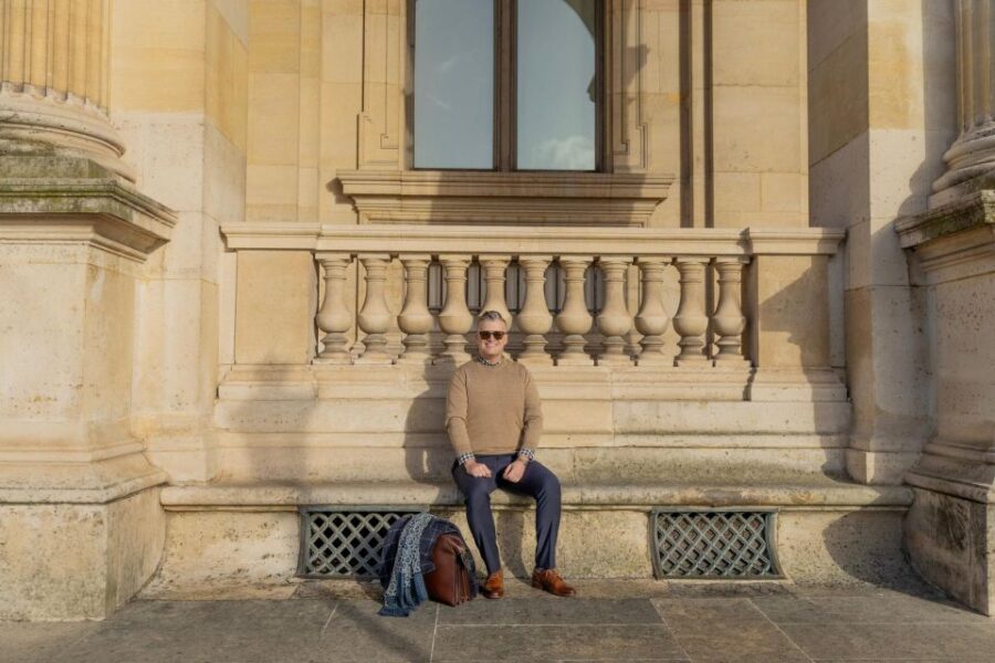 Louvre area photo shoot by Paris photographer - Meeting at 155 Rue Saint-Honoré: Start Point and What It Means