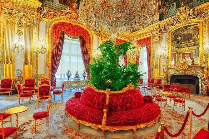 Louvre Essential Private tour - French paintings, Mesopotamia’s power, and the Dutch department’s calmer feel