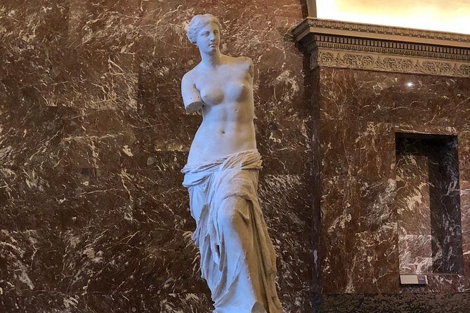 Louvre: Everything but the Mona Lisa - Limited to 6 Guests - Meet at Louis XIV on Horseback and Walk In Ready