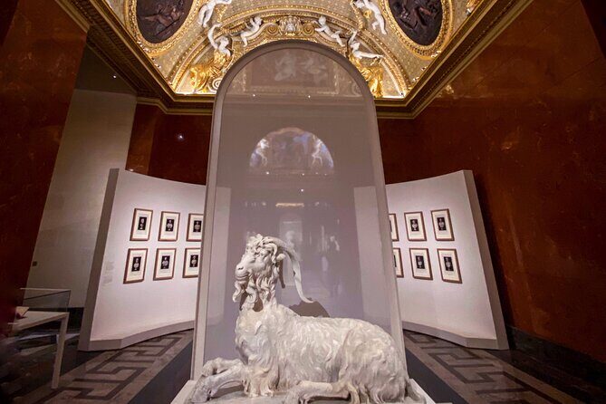 Louvre Highlights & Mona Lisa Access with Expert Guide - Entering the Louvre with reserved access and a smart pacing plan