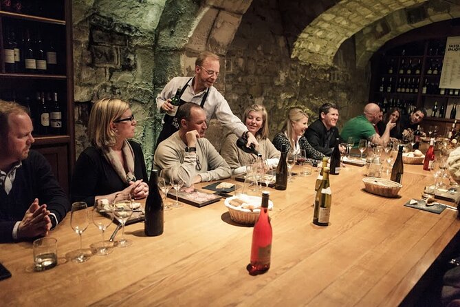 Louvre Masterpieces Express Guided Tour & French Wine Tasting - Guide style and group pacing: the human part you should factor in
