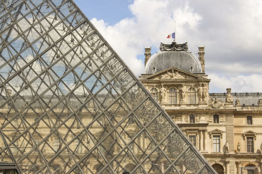 Louvre Masterpieces Private Guided Tour with Reserved Access - Key things that make this Louvre tour work