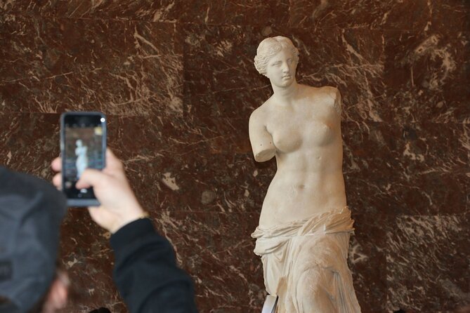 Louvre Museum Access Guided Tour with Mona Lisa - Sculptures and Renaissance works: Winged Victory to Raphael
