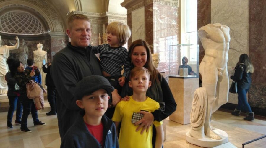 Louvre Museum Child-Friendly Private Tour for Families - The 2-hour family route: getting your bearings fast