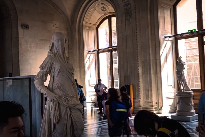 Louvre Museum Experience – Group, Private, or Solo - The “highlights” approach: why it works in the Louvre